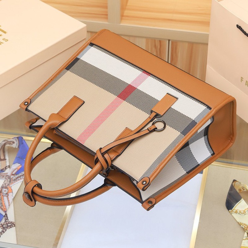 Premium Leather Messenger Bag  - Women Bags Premium Brands incelemesi ve fiyatı